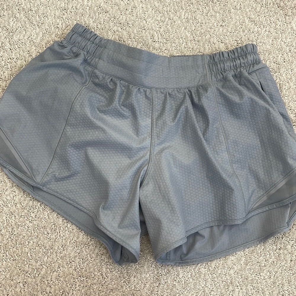 Lululemon Hotty Hot shorts 4”